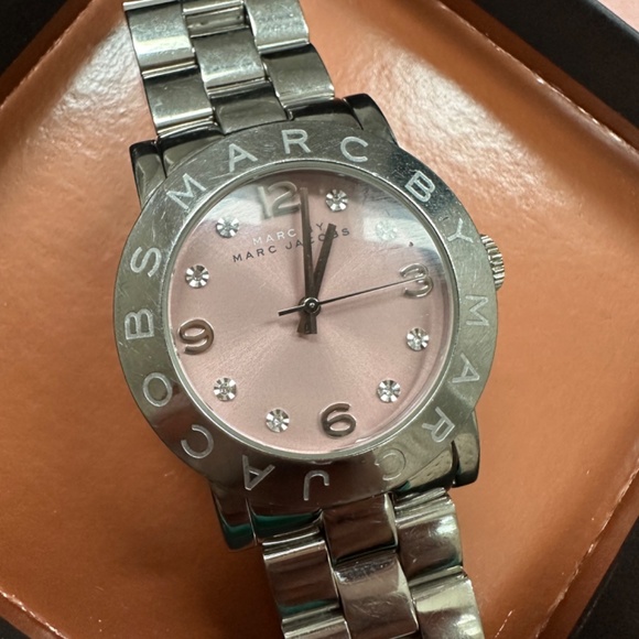 Authentic Marc Jacobs Women’s Watch - Picture 2 of 3